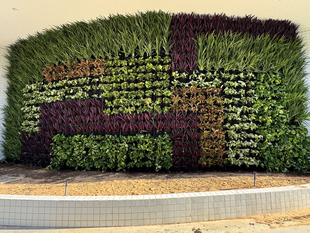 Painel geométrico com mix tropical